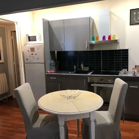 3 Pieces Avec Terrasse Apartment